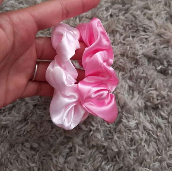 2 pink scrunchies - Picture 2 of 2